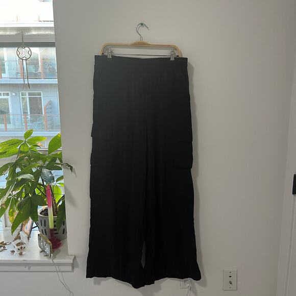 A New Day High Rise Black Cargo Pants Size Large - Picture 4 of 7